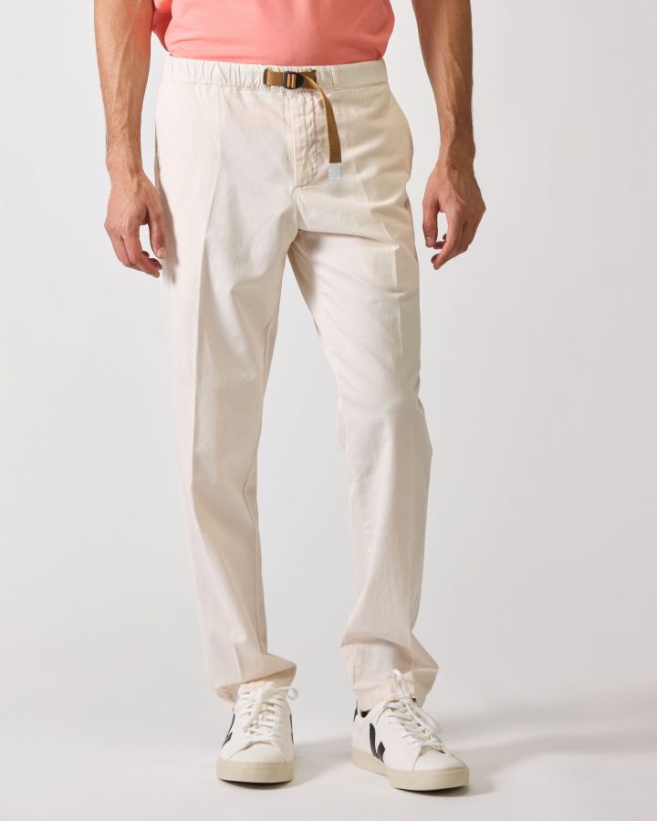 Pantalone elasticizzato di colore crema
